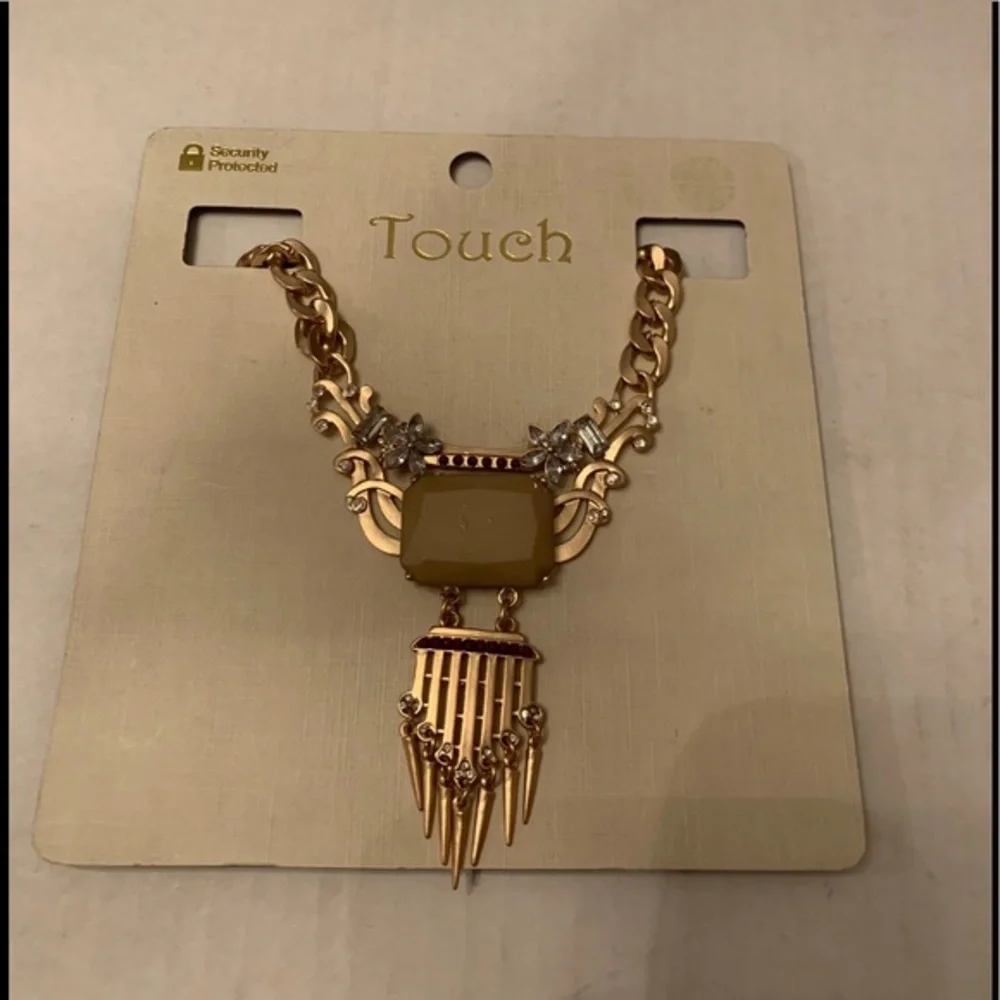 Touch Beautiful Goldtone Necklace NWOT